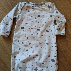 The over company knotted gown 0-3 mths